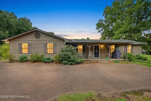 282 Wallace Dr, Coldwater, MS 38618