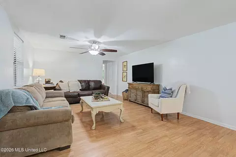 Living - 282 Wallace Dr, Coldwater, MS 38618 photo 1 of 2