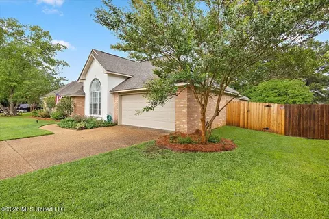 Exterior - 102 Avon Cv, Madison, MS 39110 photo 3 of 15