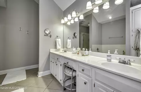 Bath - 690 Olympic Dr, Flowood, MS 39232 photo 1 of 5