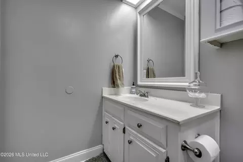 Bath - 690 Olympic Dr, Flowood, MS 39232 photo 5 of 5