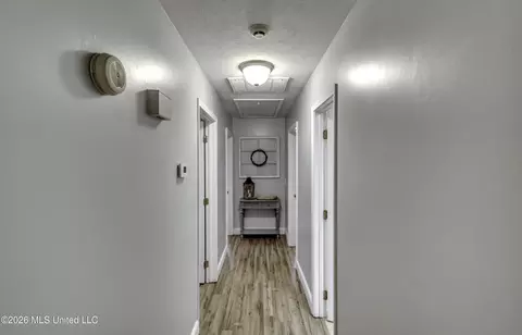 Entry Way - 690 Olympic Dr, Flowood, MS 39232 photo 2 of 2