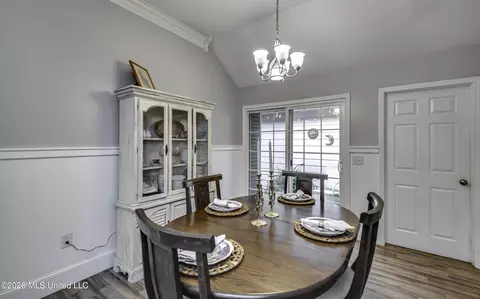 Dining - 690 Olympic Dr, Flowood, MS 39232 photo 1 of 5
