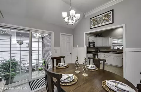 Dining - 690 Olympic Dr, Flowood, MS 39232 photo 4 of 5