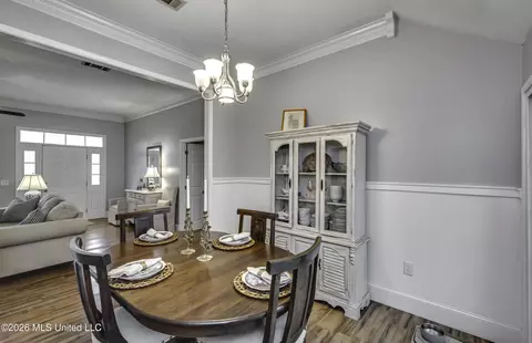 Dining - 690 Olympic Dr, Flowood, MS 39232 photo 2 of 5