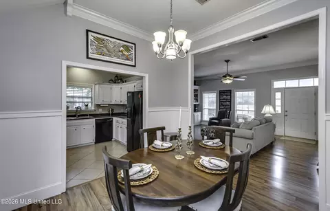 Dining - 690 Olympic Dr, Flowood, MS 39232 photo 3 of 5