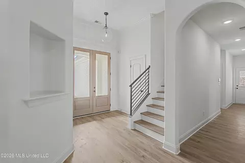 Entry Way - 1667 Baisley Dr, Nesbit, MS 38651 photo 2 of 4