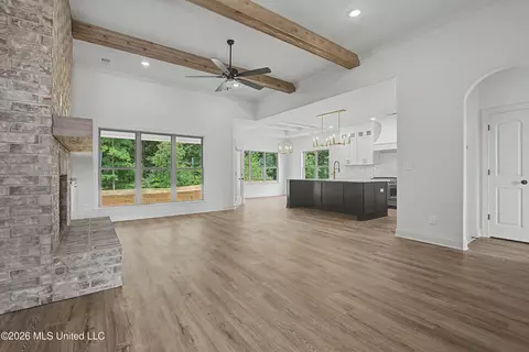 Living - 1667 Baisley Dr, Nesbit, MS 38651 photo 1 of 2