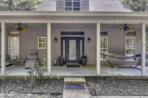 Exterior - 279 Fox Run Rd, Brandon, MS 39047 photo 2 of 8