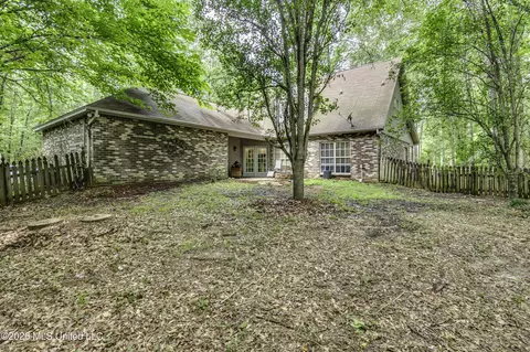 Exterior - 279 Fox Run Rd, Brandon, MS 39047 photo 7 of 8
