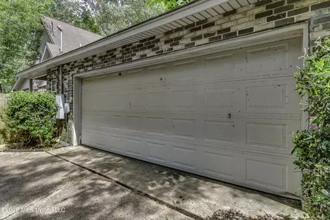 Exterior - 279 Fox Run Rd, Brandon, MS 39047 photo 4 of 8