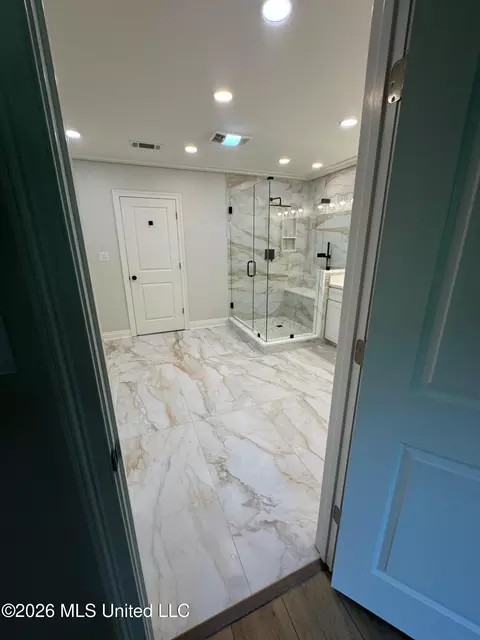 Bath - 515 Duncan Ave, Natchez, MS 39120 photo 11 of 11
