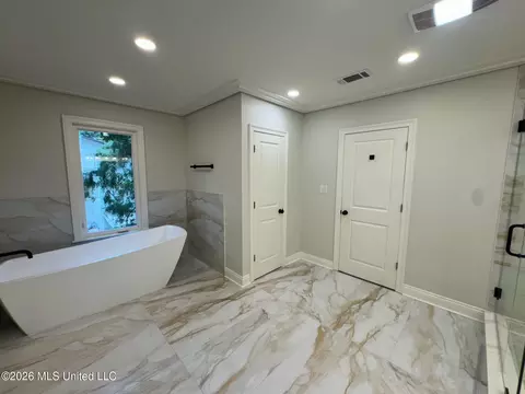 Bath - 515 Duncan Ave, Natchez, MS 39120 photo 7 of 11