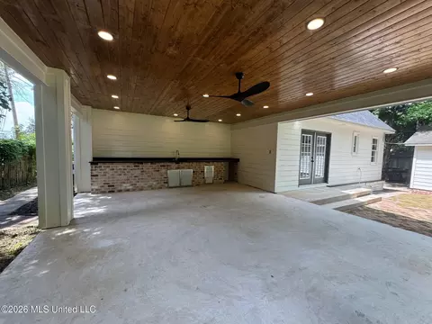 Exterior - 515 Duncan Ave, Natchez, MS 39120 photo 6 of 7