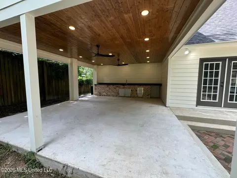 Exterior - 515 Duncan Ave, Natchez, MS 39120 photo 5 of 7