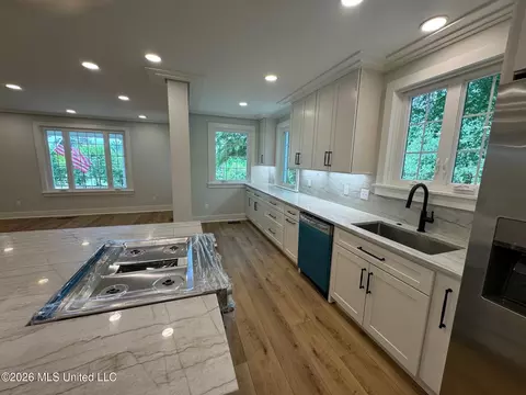 Kitchen - 515 Duncan Ave, Natchez, MS 39120 photo 2 of 4