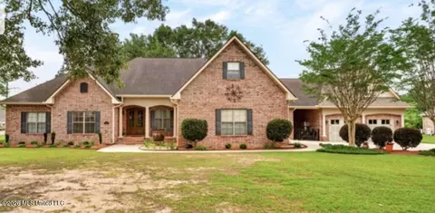 9003 Twin Oak Ct, Picayune, MS 39466