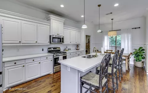 Kitchen - 250 Falls Xing, Madison, MS 39110 photo 7 of 8