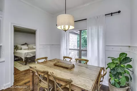 Dining - 250 Falls Xing, Madison, MS 39110 photo 1 of 3