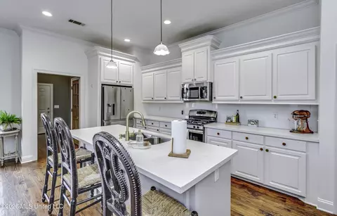 Kitchen - 250 Falls Xing, Madison, MS 39110 photo 2 of 8