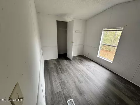 21562 Saucier Lizana Rd, Saucier, MS 39574 photo 4