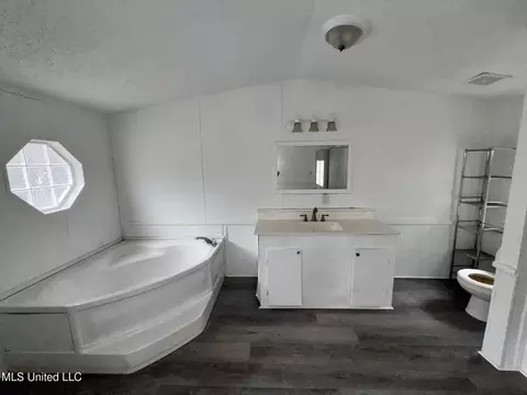 21562 Saucier Lizana Rd, Saucier, MS 39574 photo 12