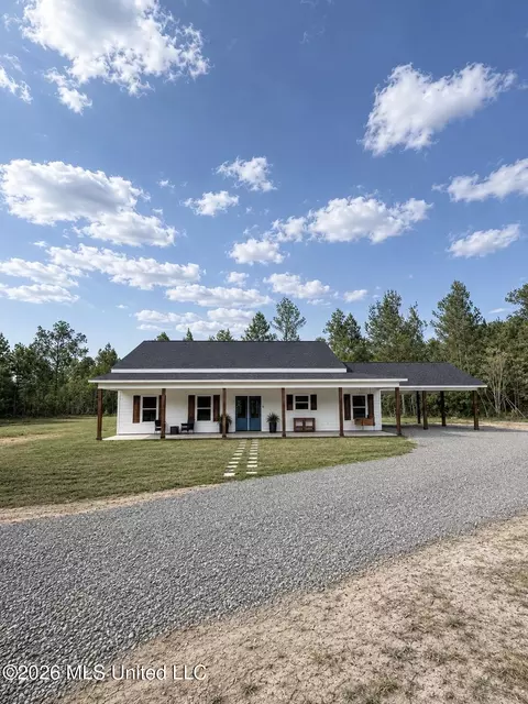 221 Phyllis Ln, Lucedale, MS 39452