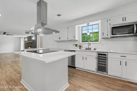Kitchen - 11929 Patrick Henry St, Moss Point, MS 39562 photo 1 of 3