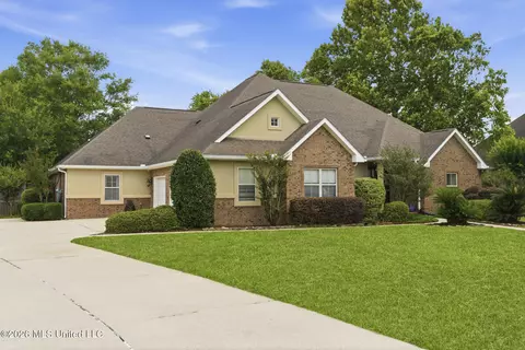 6208 Savanna Dr, Ocean Springs, MS 39564