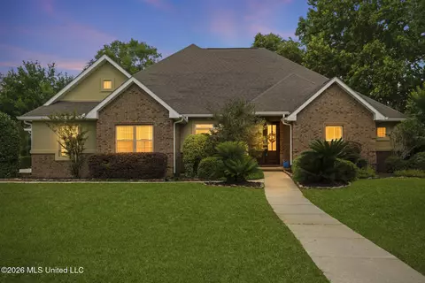 6208 Savanna Dr, Ocean Springs, MS 39564