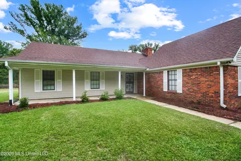 Exterior - 2334 N Pine Lea Dr, Jackson, MS 39209 photo 3 of 6