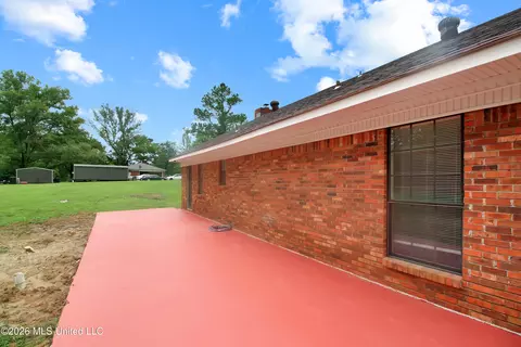 Exterior - 2334 N Pine Lea Dr, Jackson, MS 39209 photo 4 of 6