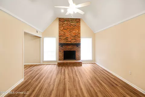 Living - 2334 N Pine Lea Dr, Jackson, MS 39209 photo 3 of 5