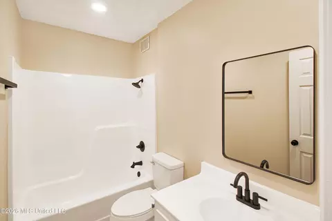 Bath - 2334 N Pine Lea Dr, Jackson, MS 39209 photo 5 of 5