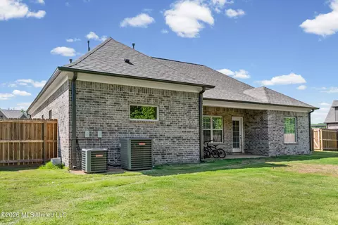 Exterior - 2336 Scott Meadows Ln, Hernando, MS 38632 photo 3 of 5