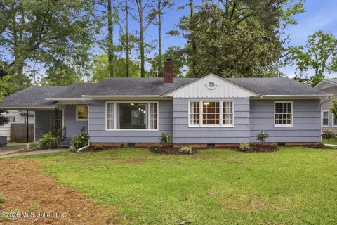 1010 Cedar Hill Dr, Jackson, MS 39206