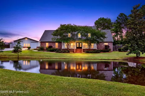 14228 Woodland Hills Dr, Biloxi, MS 39532