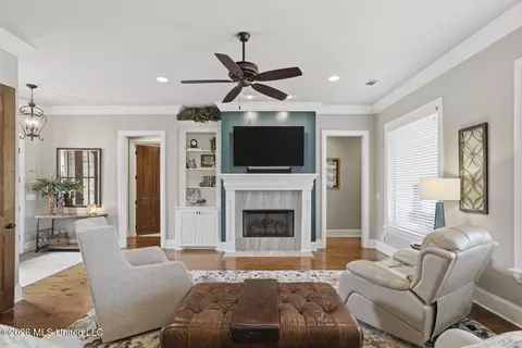 Living - 100 Brittany Ct, Madison, MS 39110 photo 3 of 3