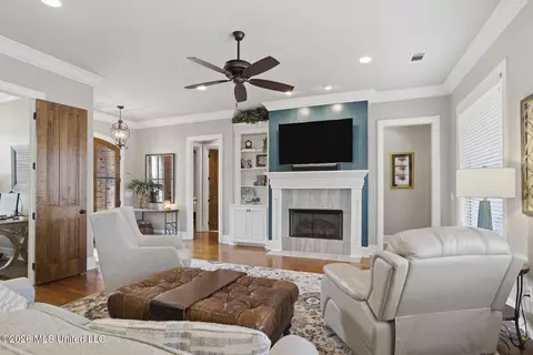 Living - 100 Brittany Ct, Madison, MS 39110 photo 2 of 3