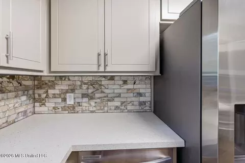 Kitchen - 735 S Pearson Rd, Pearl, MS 39208 photo 3 of 4