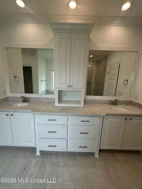 Bath - 238 Mission Park, Madison, MS 39110 photo 5 of 8