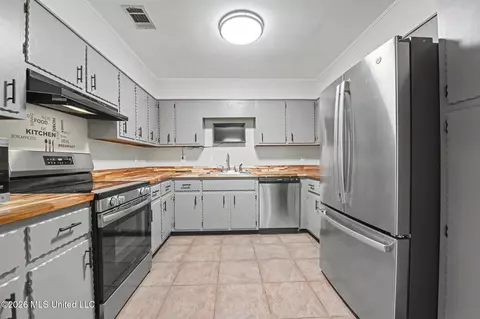 Kitchen - 16408 Culbert Rd, Moss Point, MS 39562 photo 1 of 2