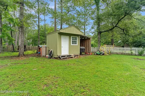 Exterior - 338 Noble Dr, Brookhaven, MS 39601 photo 10 of 13