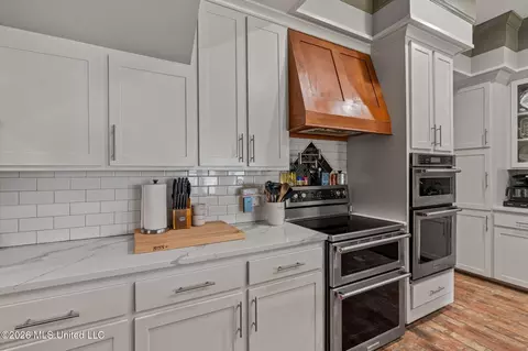 Kitchen - 338 Noble Dr, Brookhaven, MS 39601 photo 3 of 8