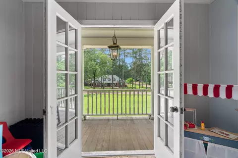 Exterior - 338 Noble Dr, Brookhaven, MS 39601 photo 5 of 13
