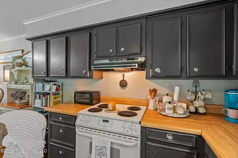 Kitchen - 338 Noble Dr, Brookhaven, MS 39601 photo 8 of 8