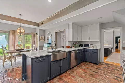 Kitchen - 338 Noble Dr, Brookhaven, MS 39601 photo 2 of 8