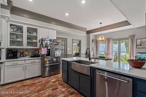 Kitchen - 338 Noble Dr, Brookhaven, MS 39601 photo 4 of 8