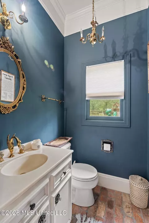 Bath - 338 Noble Dr, Brookhaven, MS 39601 photo 1 of 9