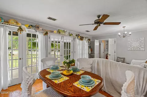 Dining - 338 Noble Dr, Brookhaven, MS 39601 photo 4 of 4